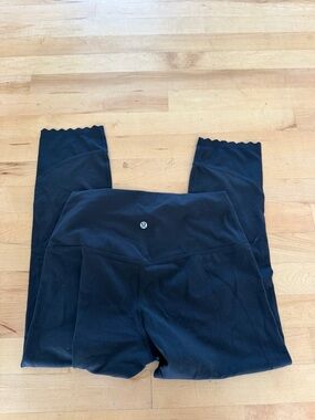 Lululemon Wunder Under Scalloped Hem High-Rise Crop